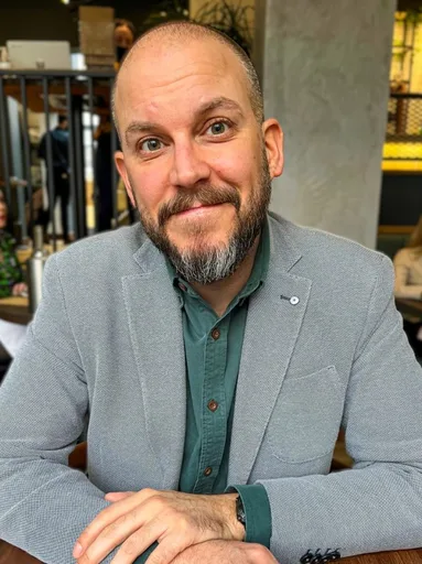 Gareth Lewis portrait