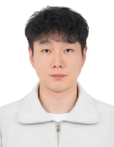 Youngsoo Lee portrait